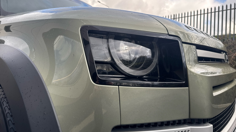 Land Rover Defender 2.0 D200 SE 110 5dr Auto Diesel Estate